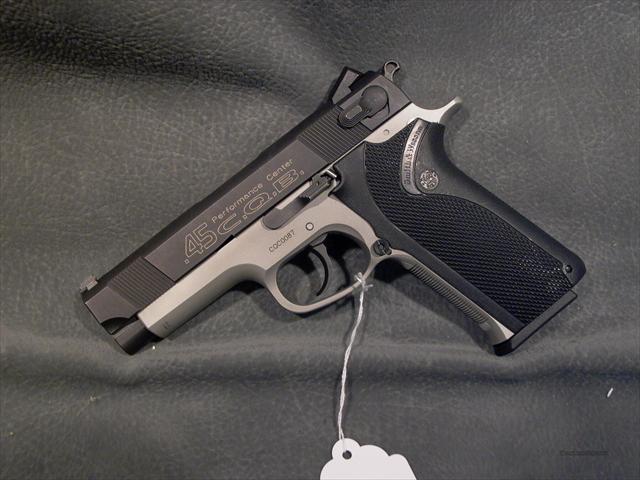 File:Smith & Wesson .45 CQB 1.jpg
