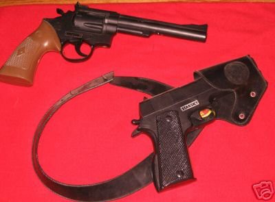 Starsky-hutch-toy-guns 1 a0b1cf8469fda6fc6ec61c8d6e1a130e.jpg