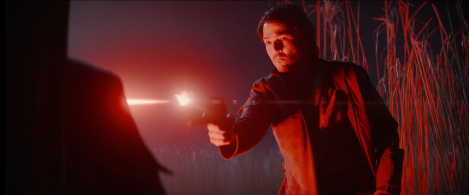 Cassian shoots Skeen at point-blank range with the Bryar Pistol in "The Eye"
