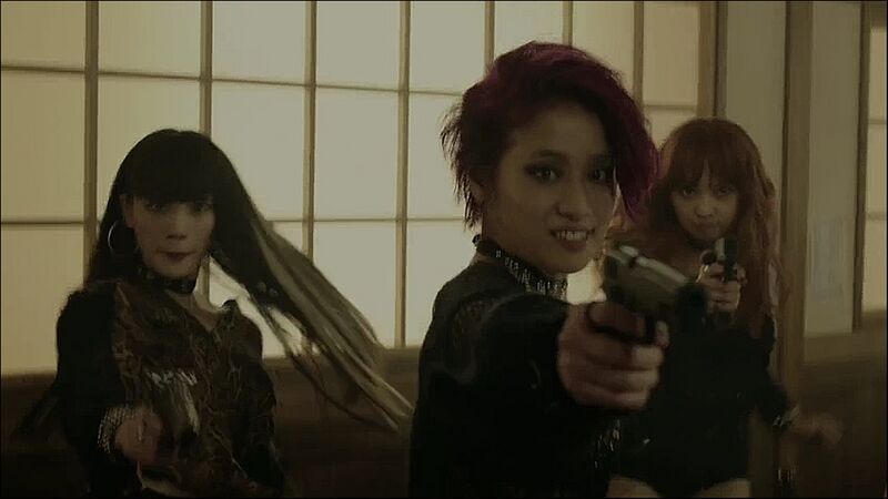 File:Tokyo Vampire Hotel E01 pistols 1 1.jpg