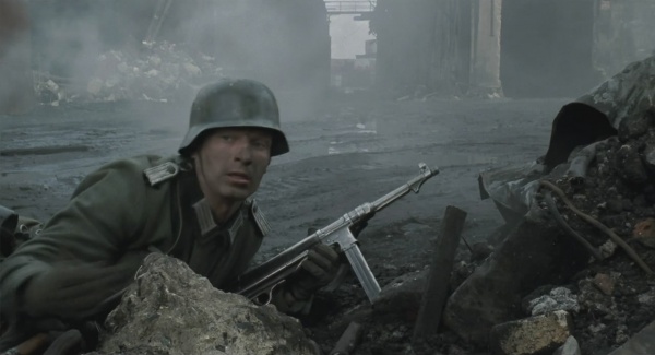 Stalingrad-MP40.jpg